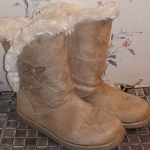Comfy faux fur lined boots